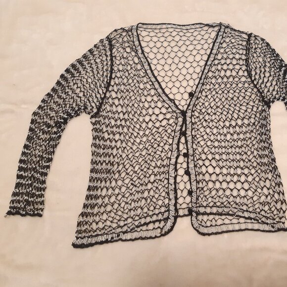 Medium Sequin Bolero with button - Picture 2 of 8